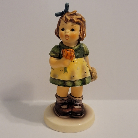 Hummel Other - Hummel figurine by Goebel #431 The Suprise Small girl TMK 6 1981 in original box